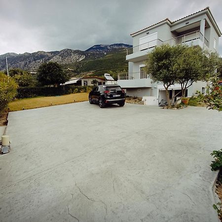 Evilenia Luxury Apartments 卡拉马塔 外观 照片