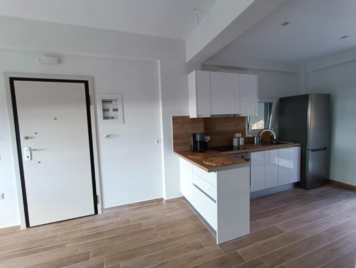 Evilenia Luxury Apartments 卡拉马塔 外观 照片
