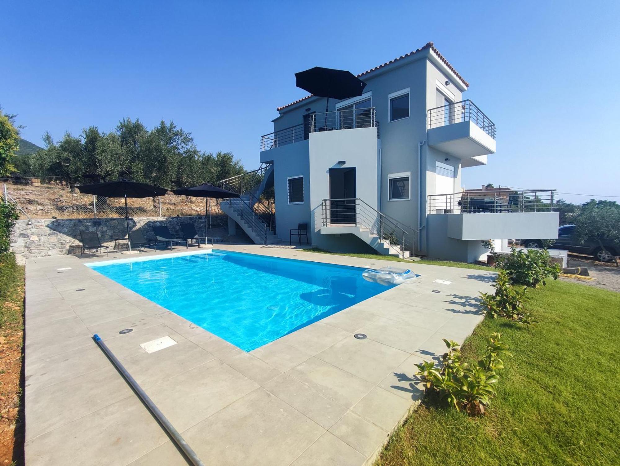 Evilenia Luxury Apartments 卡拉马塔 客房 照片